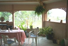 ecoshelter5.jpg, 11915 bytes, 4/17/01